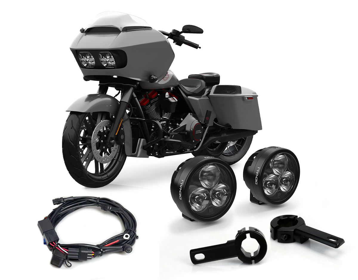 Kit DENALI DNL23KIT001C con due faretti D3 e collari paramotore su Harley-Davidson