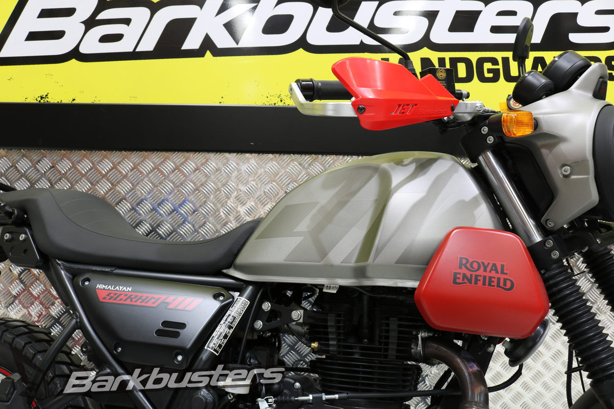 Royal Enfield Scram 411 con paramani Barkbusters JET montati sul kit BHG-104