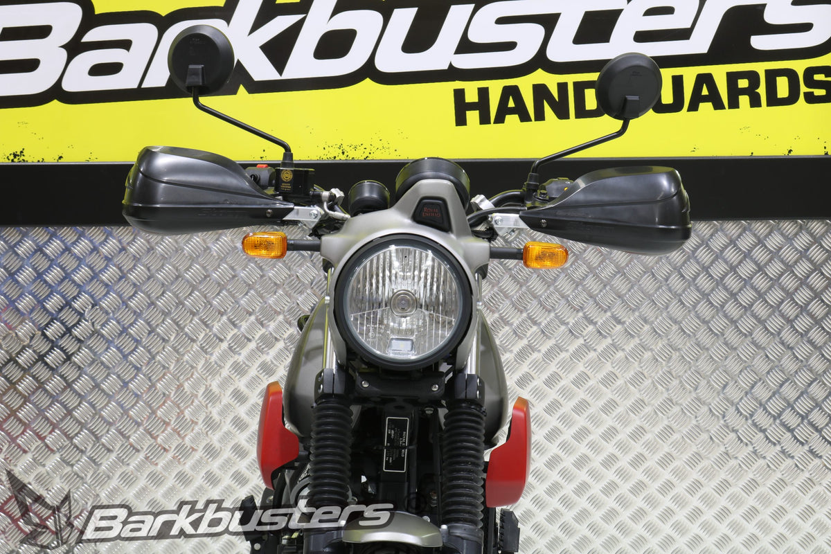 Royal Enfield Scram 411 con paramani Barkbusters STORM montati sul kit BHG-104