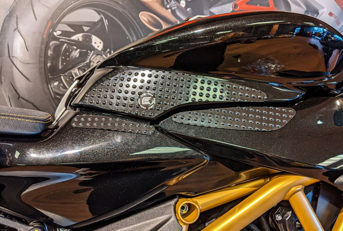Adesivi antiscivolo serbatoio MV Agusta Superveloce 2021-2026 – foto 2