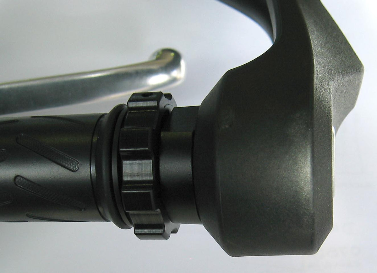 Montaggio del cruise control Kaoko YAM620 sul manubrio destro