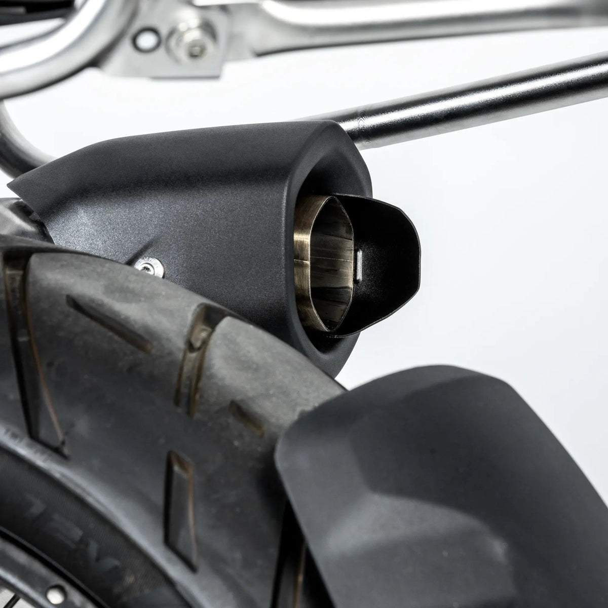 Deflettore sul silenziatore originale della BMW R 1300 GS, vista laterale
