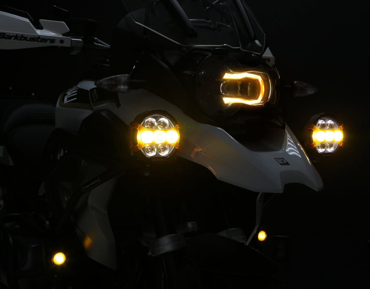 Faretti DENALI D7 PRO montati su BMW R 1250 GS, vista laterale
