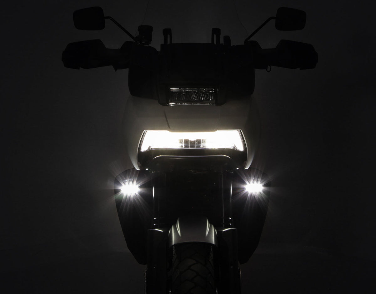 Indicatori T3 anteriori montati sulla Harley-Davidson Pan America