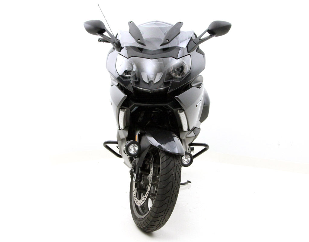 Dettaglio del supporto faretti DENALI sulla K 1600 GT