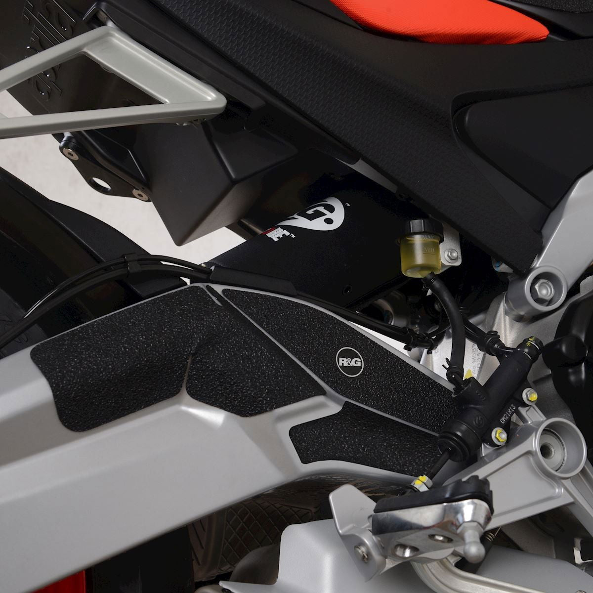 Kit 3PZ Adesivi Anti Scivolo Paratacco Aprilia RS660 21 660 Tuono 21 Solo Lato Destro 71477 - Endurrad