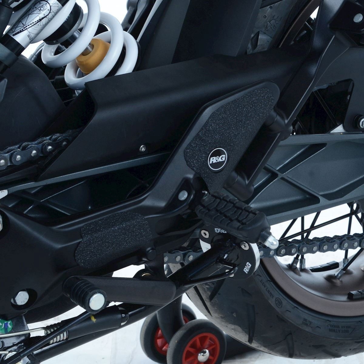 Kit 4pz.adesivi anti - scivolo paratacco Husqvarna VITPILEN 401 (non confermato per modello '20) - nero - ENDURRAD