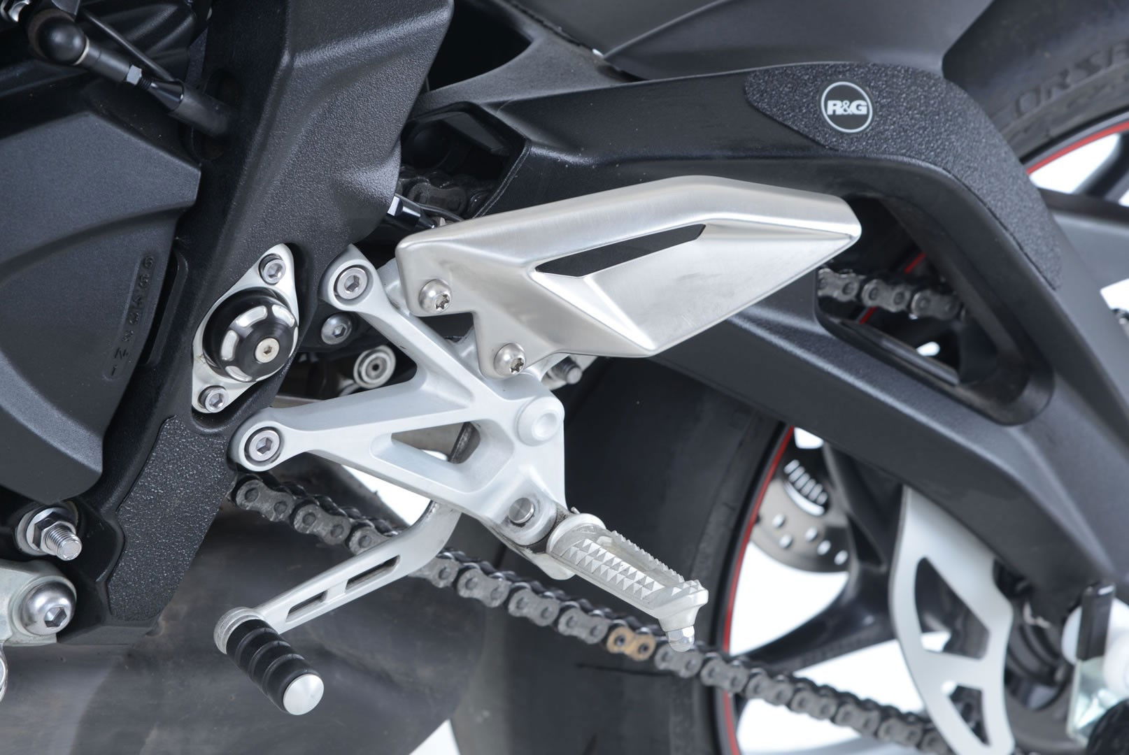Kit 4PZ Adesivi Anti Scivolo Paratacco Triumph Street Triple 765 Rs 17 Nero R G 18437 Rg EZBG805BL - Endurrad