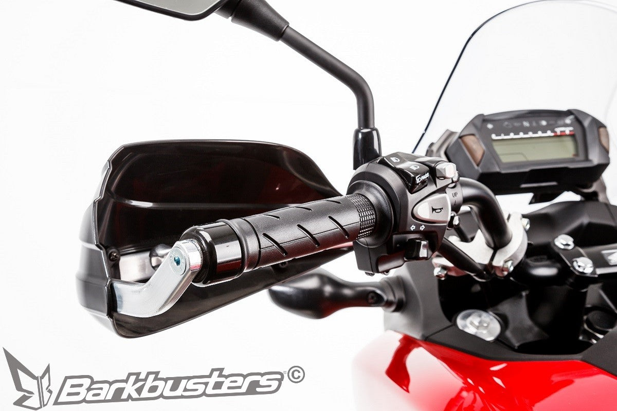 Kit Barkbusters BHG-046 su Honda NC700X con plastiche STORM, vendute separatamente