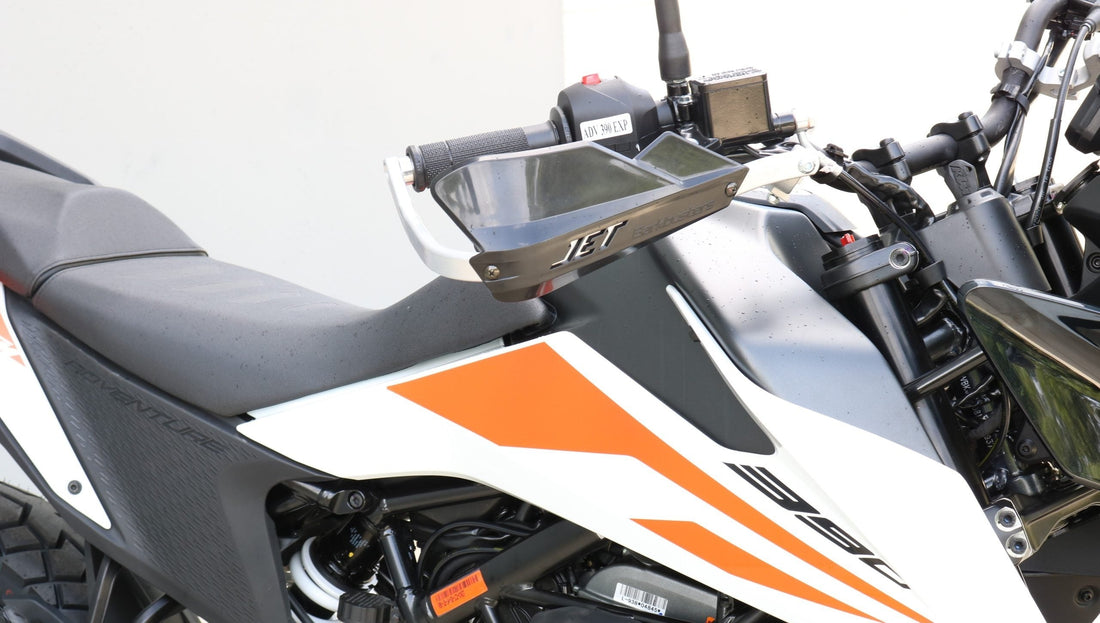 Kit Barkbusters BHG-084 montato su KTM 390 Adventure con plastiche JET, vendute separatamente