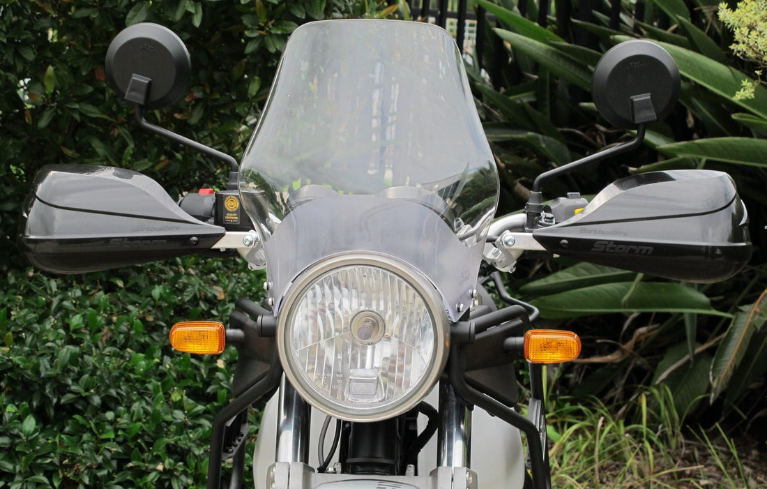Kit Barkbusters BHG-084 montato su Royal Enfield Himalayan con plastiche STORM, vendute separatamente