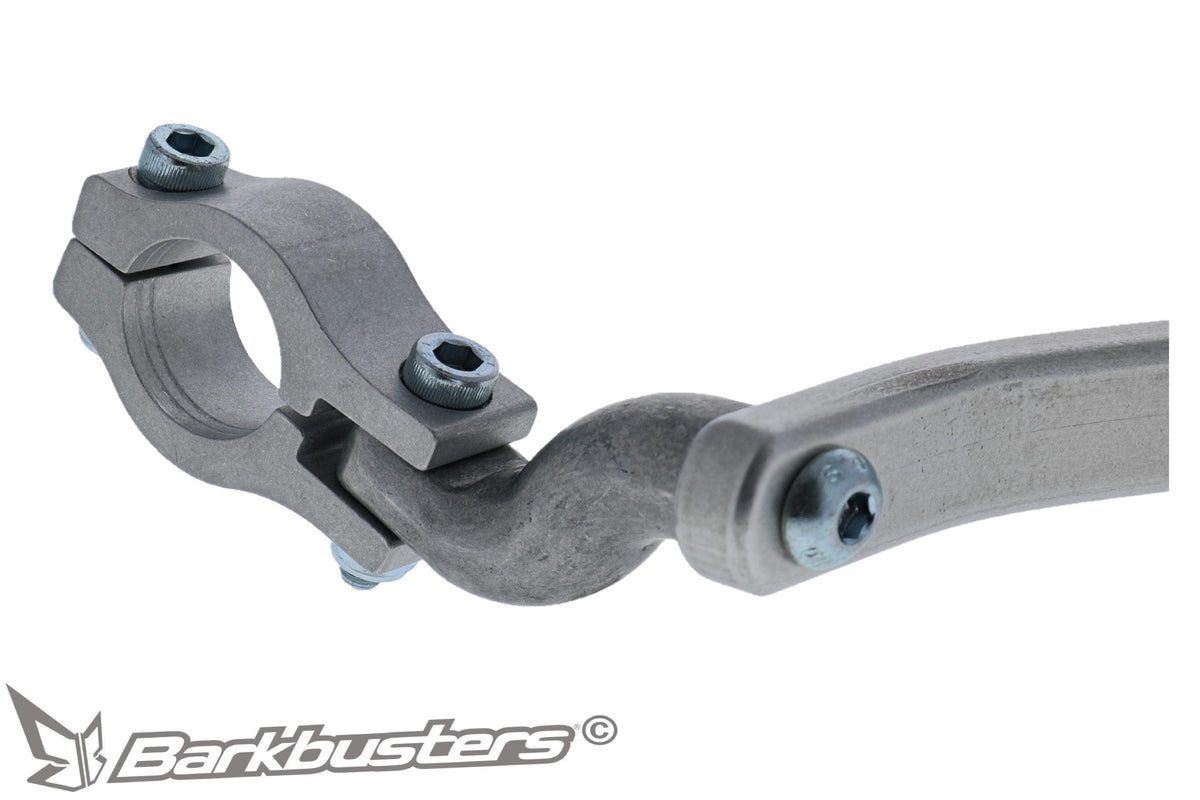 Morsetto del kit paramani Barkbusters BHG-078 chiuso sul manubrio della Yamaha Ténéré 700