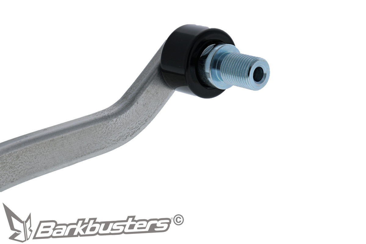 Fissaggio all'estremità del manubrio del kit Barkbusters BHG-078 su Yamaha Ténéré 700, con contrappeso incluso
