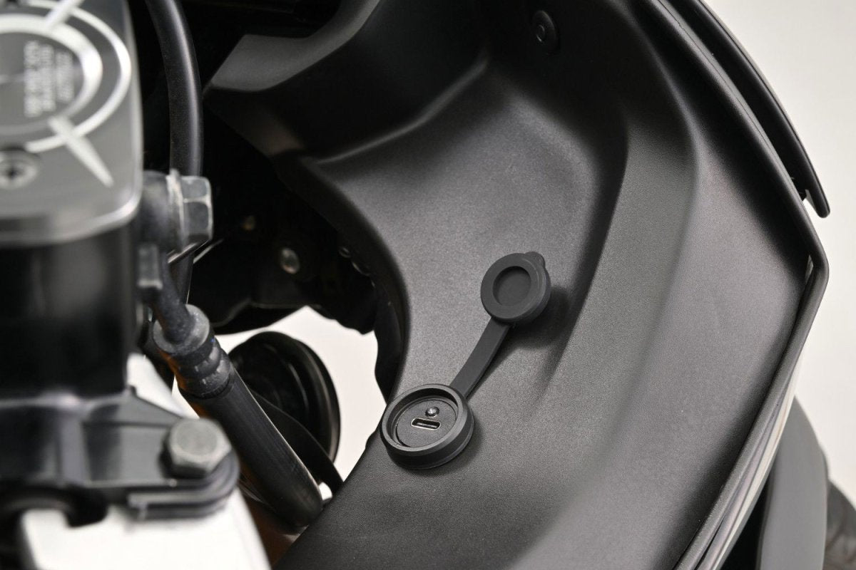 Kit presa USB - C montaggio a carena, omologazione CE - ENDURRAD