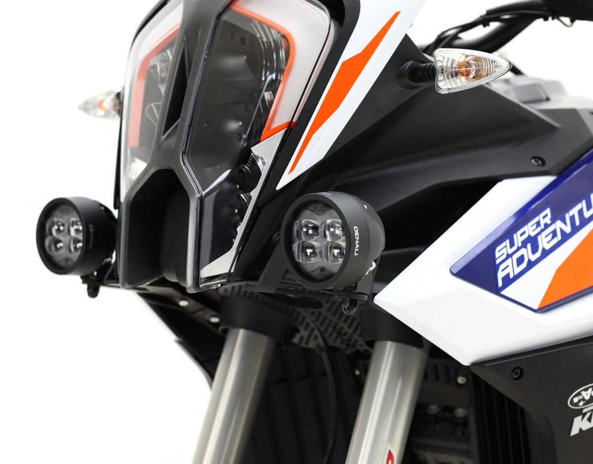 Supporto faretti superiore DENALI montato sulla KTM 1290 Adventure