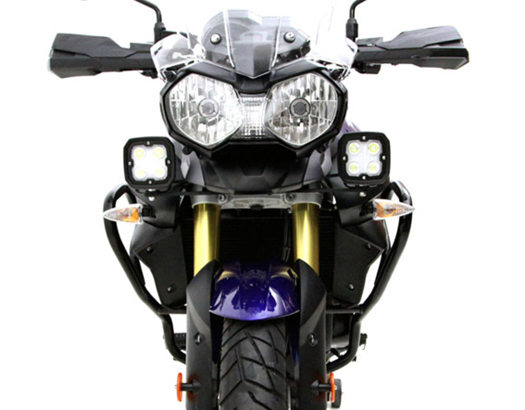 Dettaglio del supporto faretti DENALI sulla Tiger 800 XC