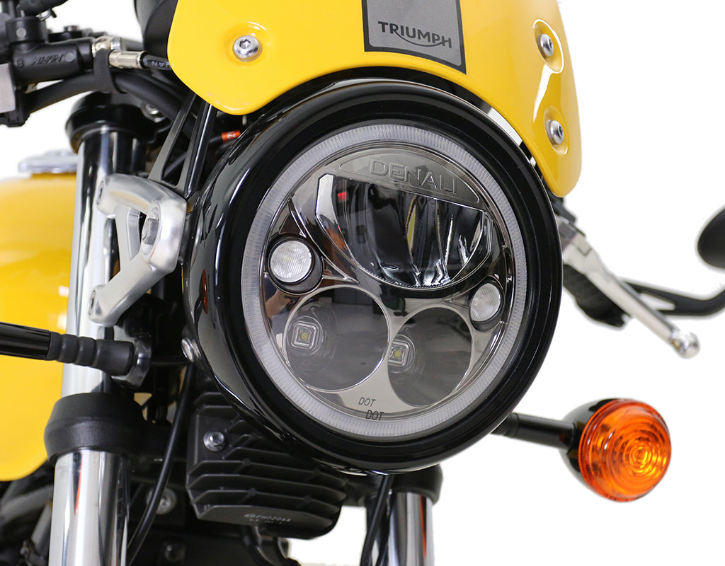 Dettaglio del supporto faro M7 DENALI per Triumph