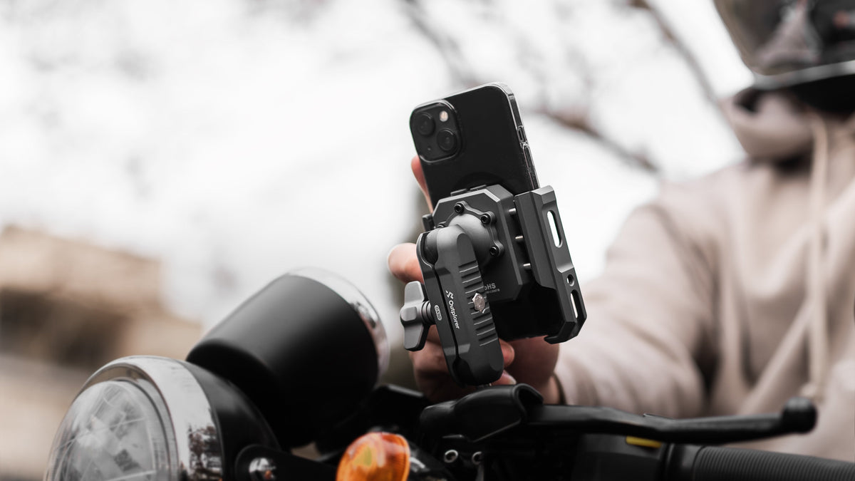 Supporto Outplorer Air Suspension su moto naked