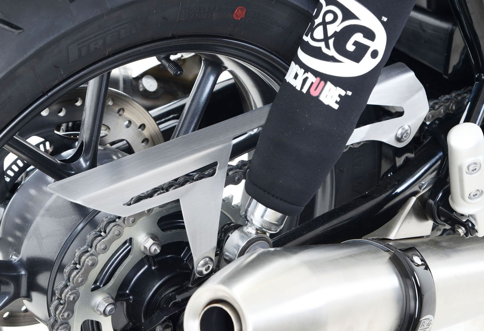 Paracatena In Alluminio Satinato Triumph Street Twin 900 T120 Bonneville 16714 Rg CG0011SI - Endurrad