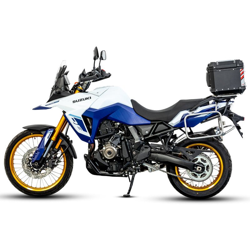 Suzuki V-Strom 800DE di lato con bauletto LOBOO PIKE TRACKER nero sulla piastra JP421W