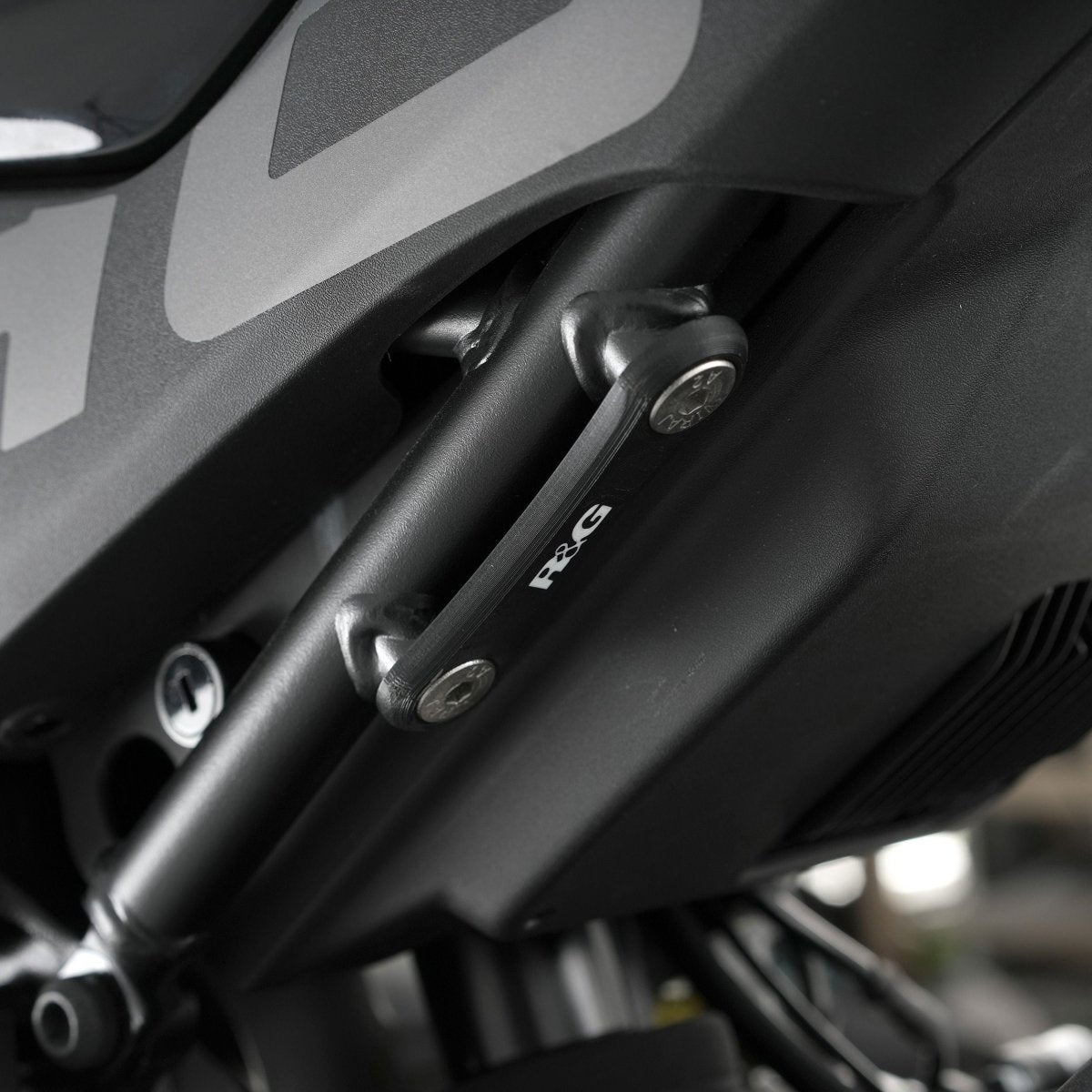 Placchette copri fori poggiapiedi posteriori, CFMoto 450 SR (SS) '23 - ENDURRAD