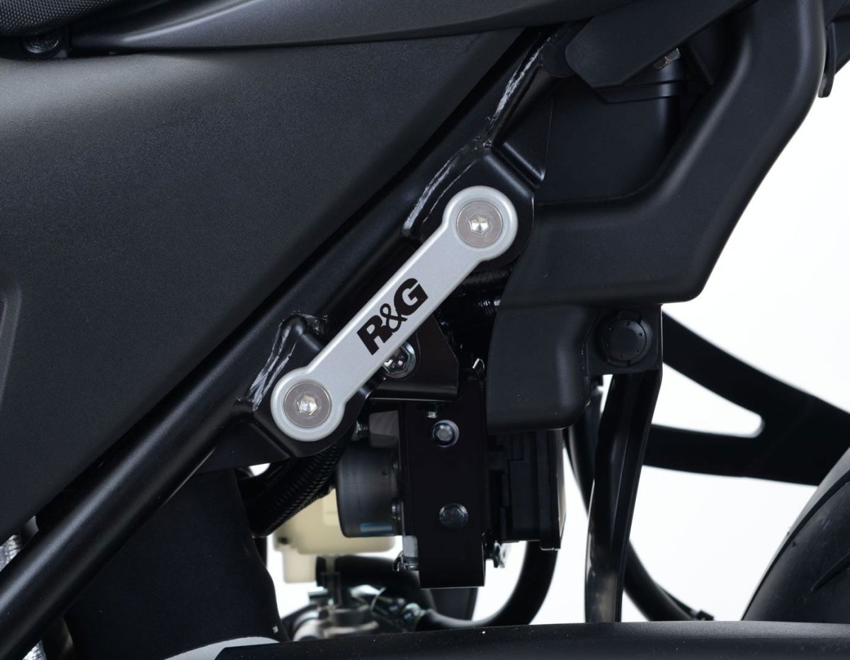 Placchette Copri Fori Poggiapiedi Posteriori Lato Sx Suzuki SV650 16 SV650X 18 16710 Rg BLP0058BK - ENDURRAD