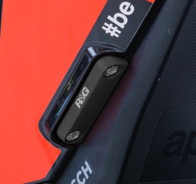 Placchette Copri Fori Poggiapiedi Posteriori Paio Aprilia V4 Tuono 1100 11 RSV4 09 RSV4 1100 Factory 19 12803 Rg BLP0038BK - Endurrad