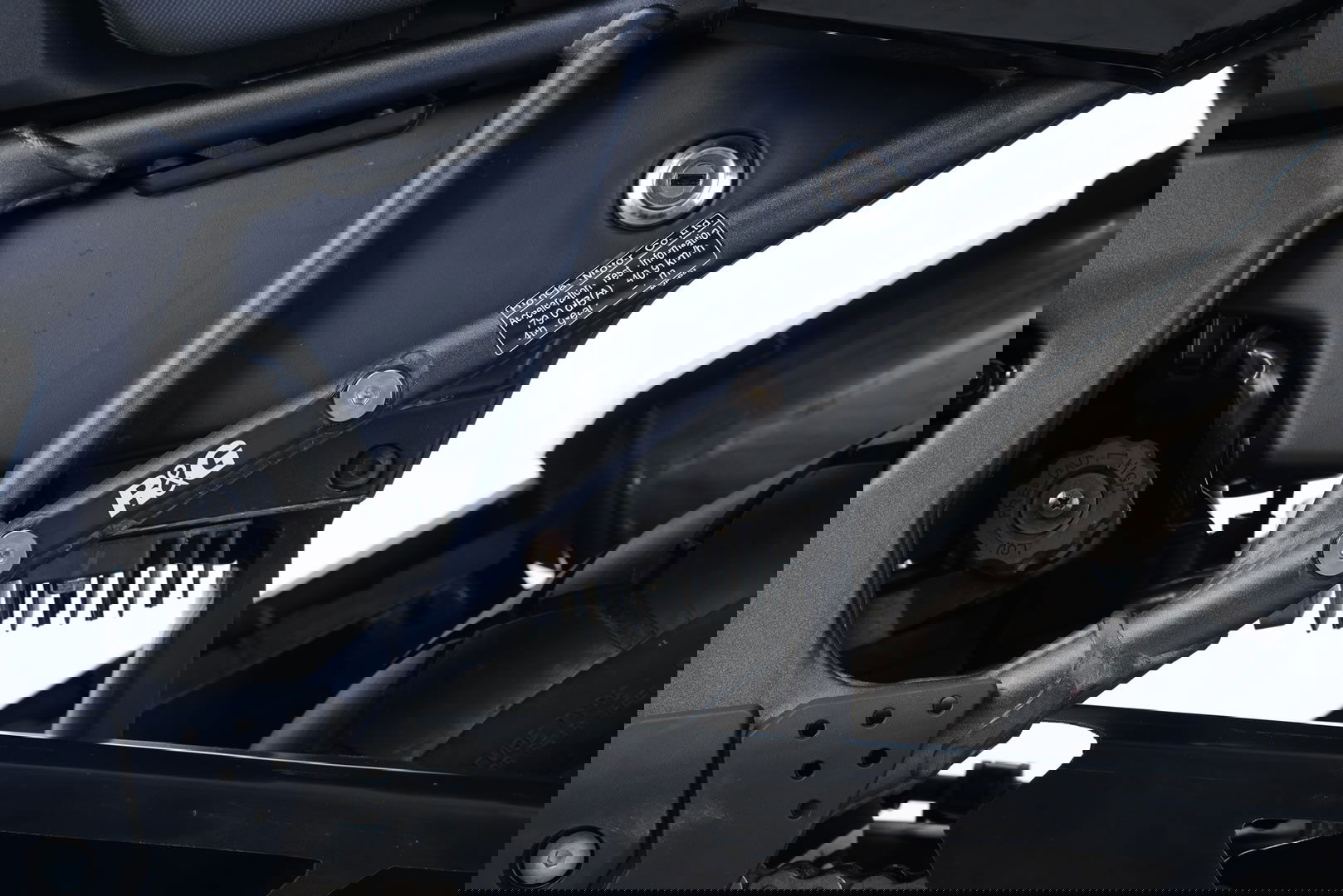 Placchette Copri Fori Poggiapiedi Posteriori Paio Honda CRF1000L Africa Twin 15377 Rg BLP0051BK - Endurrad