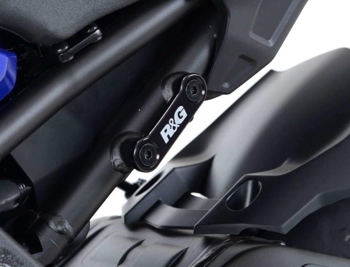 Placchette Copri Fori Poggiapiedi Posteriori Paio Yamaha Mt 10 Xsr 900 Gp 24 16712 Rg BLP0060BK - ENDURRAD