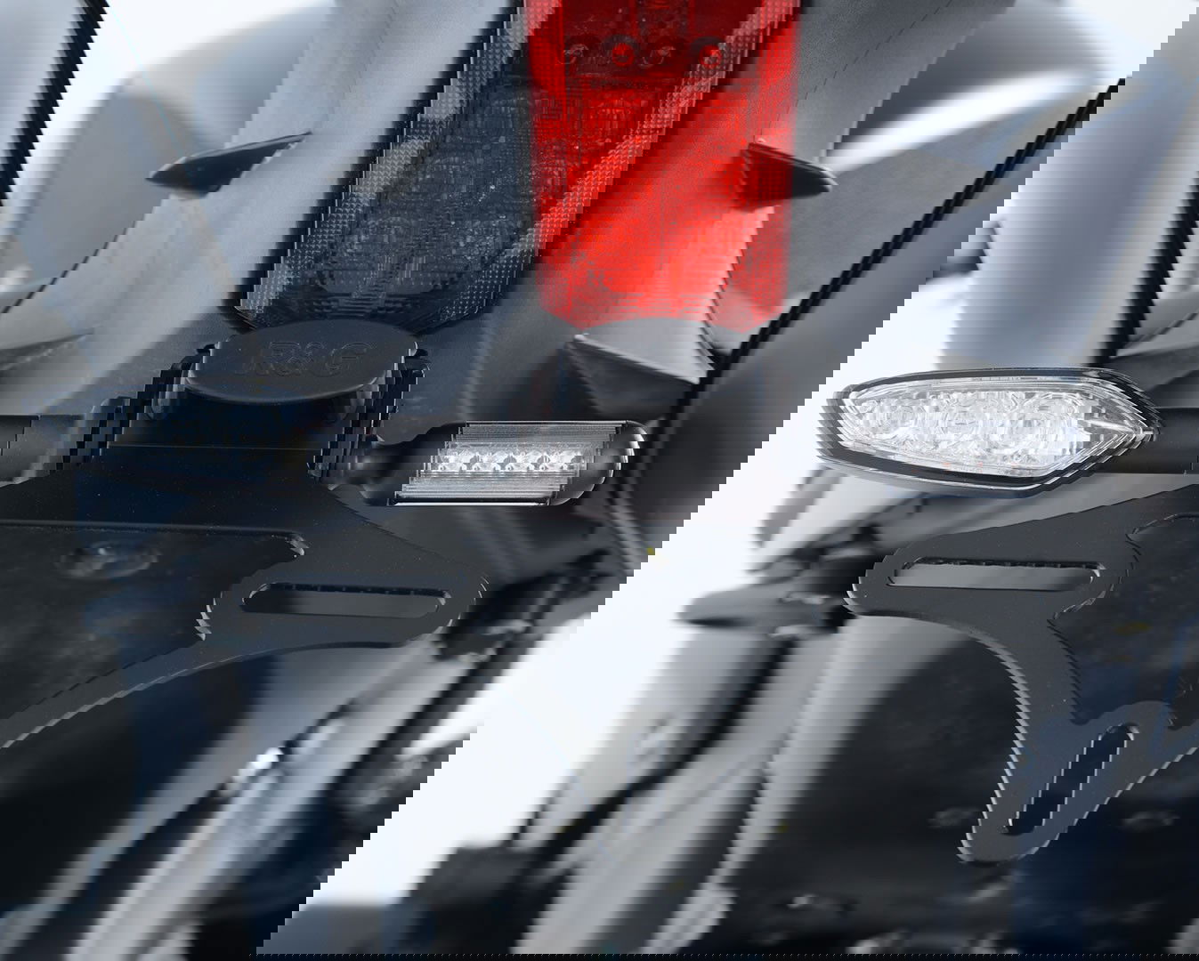 Portatarga Yamaha Yzf R6 17 18452 Rg LP0229BK - Endurrad