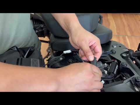 Carica il video: CGRC CAN per AIO 5 Play BMW