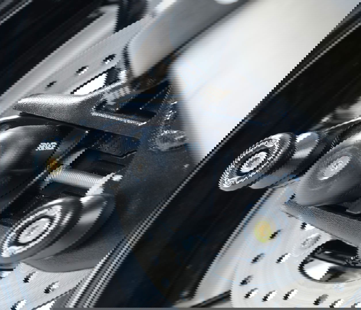 Protezione Forcellone Allung Yamaha Mt 10 Niken Bmw S1000RR 10 HP4 S1000R S1000XR F750 850GS F900R 20 F900XR 20 Gsxr 11396 Rg SP0057BK - Endurrad