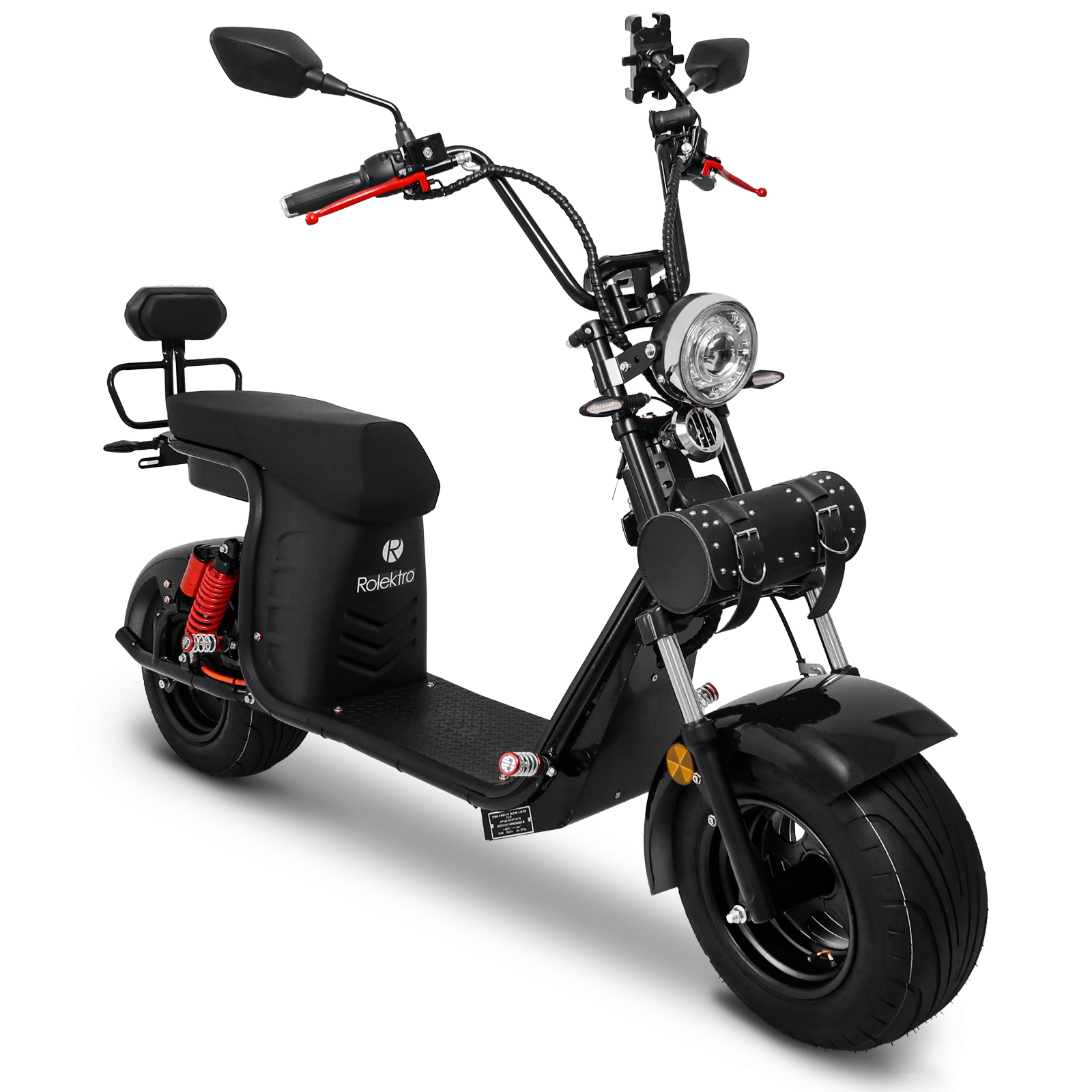 Scooter elettrico biposto Rolektro E-Chopper 45 nero visto da tre quarti anteriore, con borsa in pelle e poggiaschiena