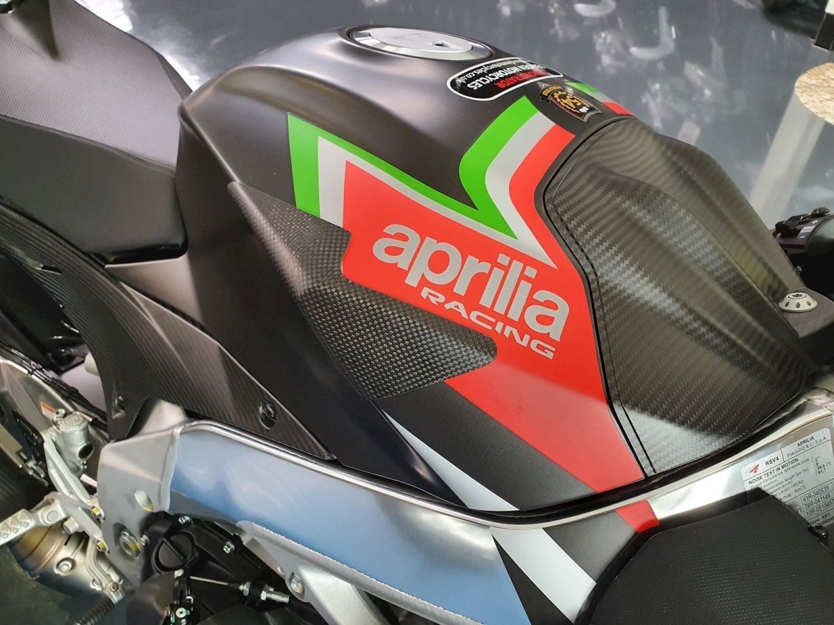 Sliders serbatoio in carbonio, Aprilia RSV 4 '14 - / RSV4 1100 Factory '19 - / V4 Tuono 1100 '15 - ENDURRAD