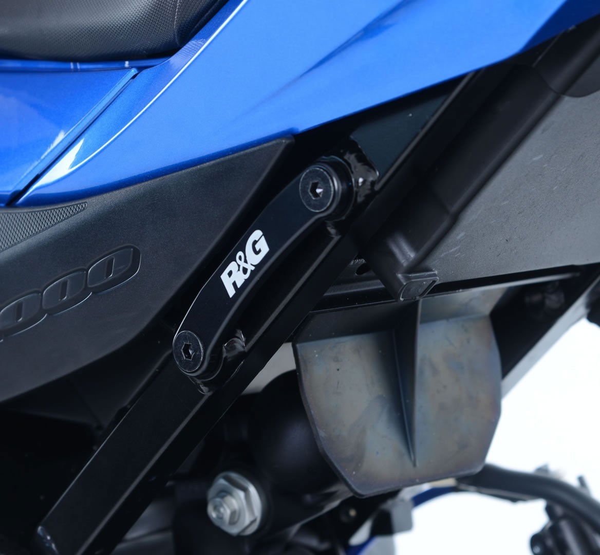 Staffa Supporto Scarico Piastra Fori Pedane Posteriori Suzuki Gsx R1000 R 17 R G 18296 Rg EH0077BKA - ENDURRAD