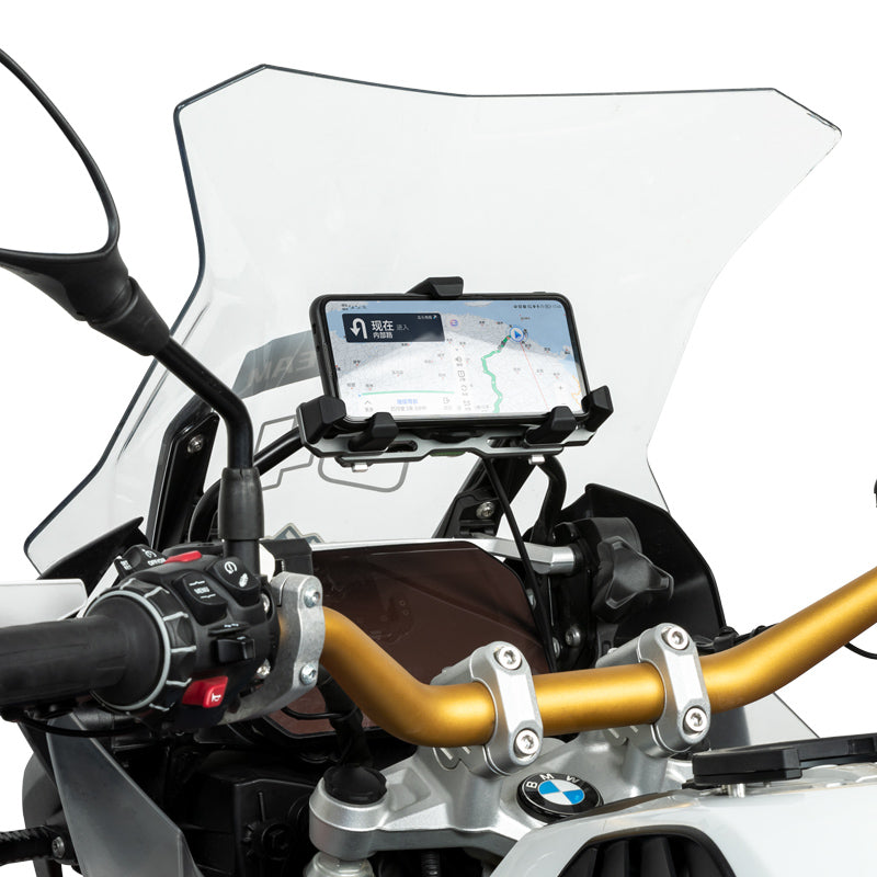 LOBOO PH06 con smartphone e navigatore attivo, montato su traversa di una maxi enduro