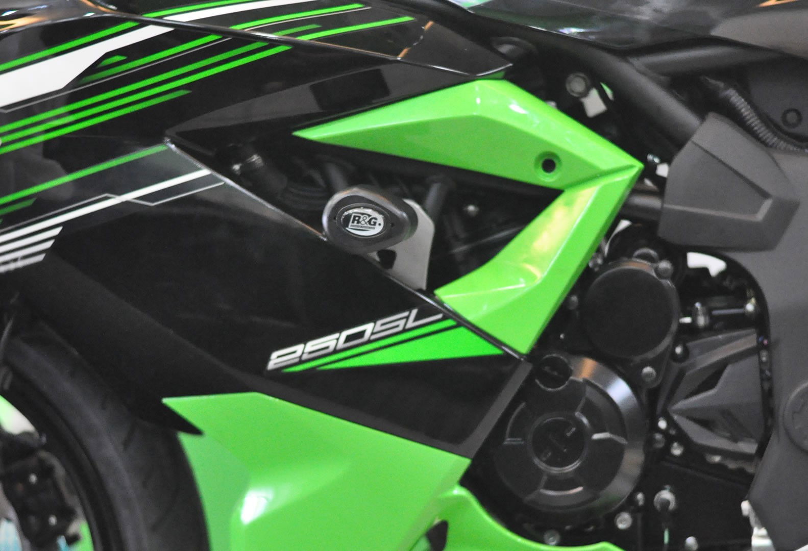 Tamponi paratelaio tipo Aero no-cut Sliders telaio - Kawasaki Ninja 125 / Ninja 250 SL