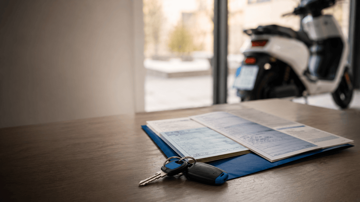 Scooter elettrico: targa, immatricolazione e assicurazione obbligatoria