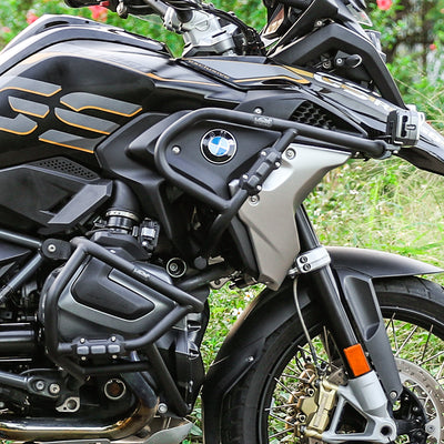 Set completo nero LOBOO CHG08 sulla BMW R 1250 GS, barra alta e bassa insieme