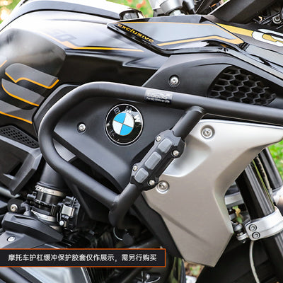 Barra paramotore superiore nera LOBOO CHG08 montata sulla carena della BMW R 1250 GS