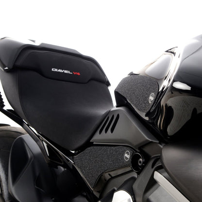 Adesivi anti - scivolo serbatoio (2pz) Ducati V 4 Diavel '23 - ENDURRAD