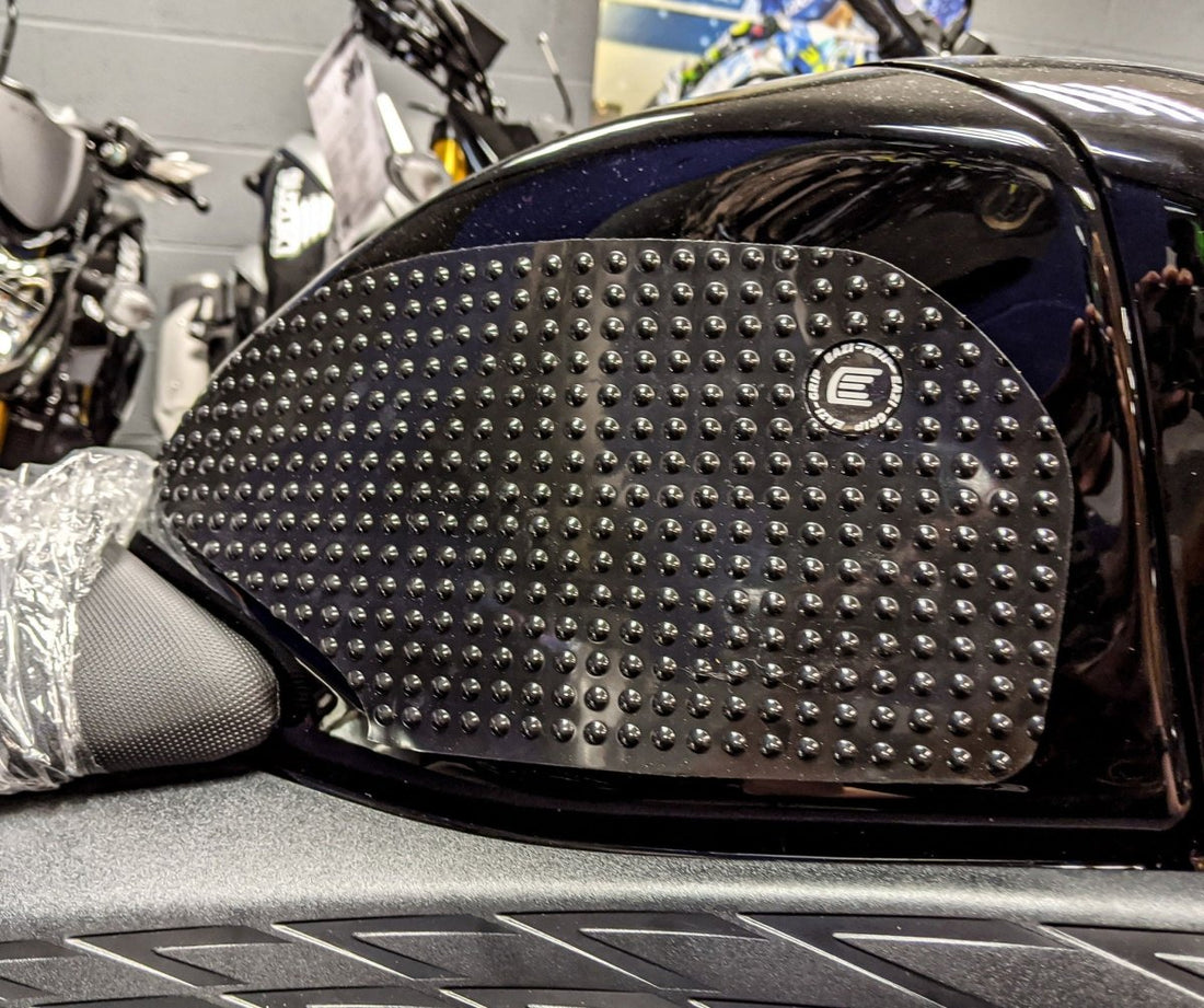 Adesivi antiscivolo serbatoio Suzuki Hayabusa 2021-2026 – foto 2