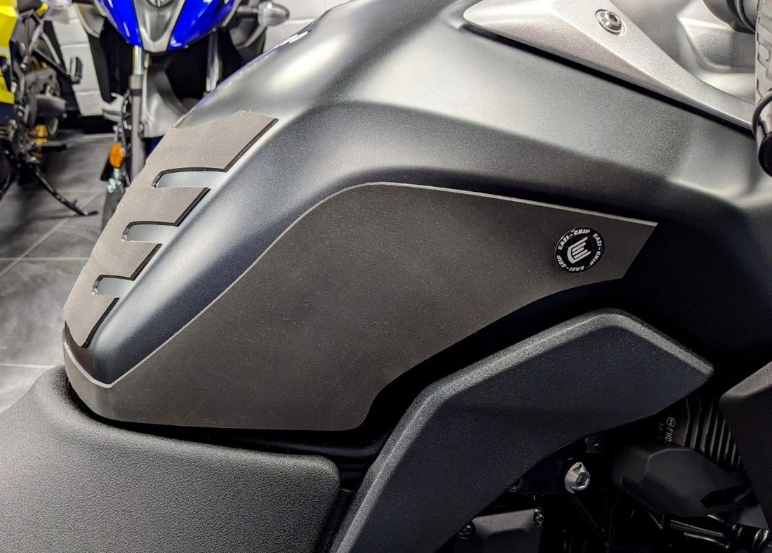 Adesivo antiscivolo serbatoio avvolgente Suzuki GSX-8R / GSX-8S 2023-2026 – foto 3