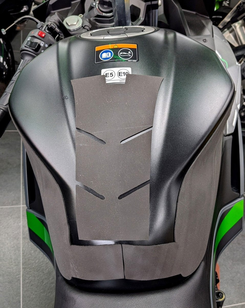 Adesivo serbatoio moto EAZI - GRIP unic | EZ - WRAPKAW009 - r31512 - ENDURRAD