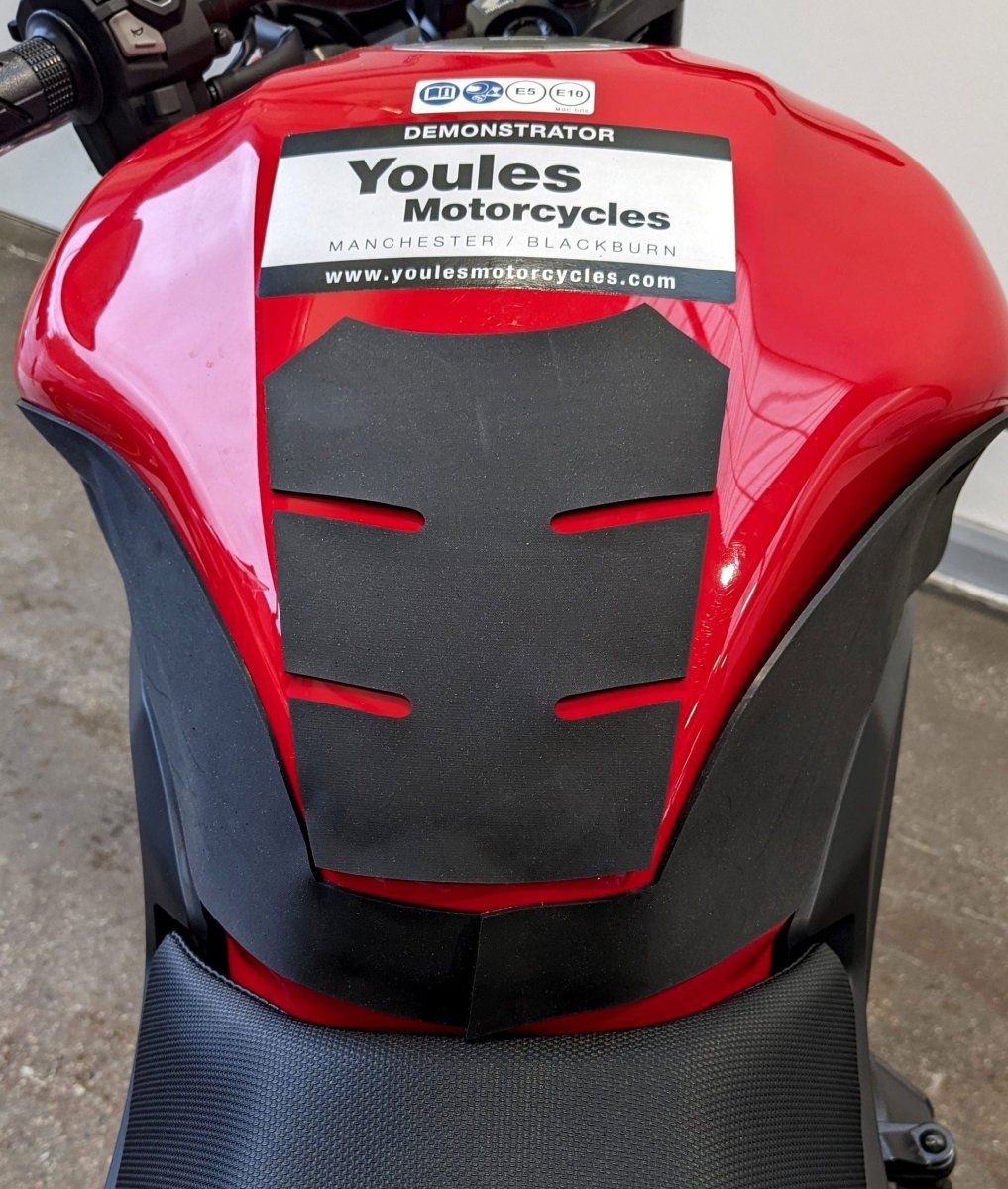 Adesivo antiscivolo serbatoio avvolgente Honda CB500F / CBR500R 2019-2024 – foto 2