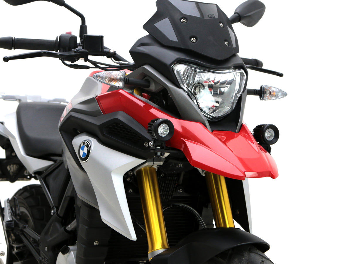 Dettaglio del fissaggio del supporto faretti DENALI sulla G 310 GS