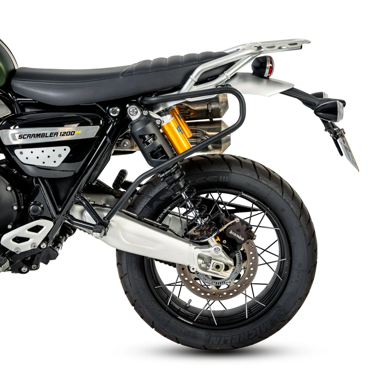 Piastra di montaggio LOBOO BZJ01BK installata sulla Triumph Scrambler 1200XE