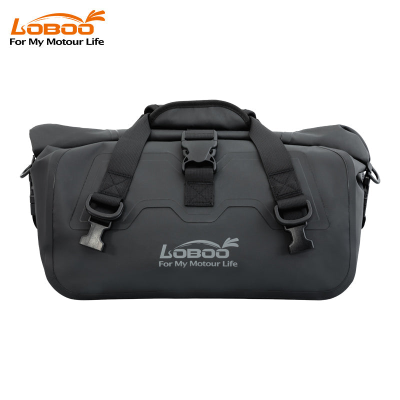 Borsa posteriore LOBOO BWB20PBK vista frontale, con il roll-top arrotolato e chiuso dalle due fibbie