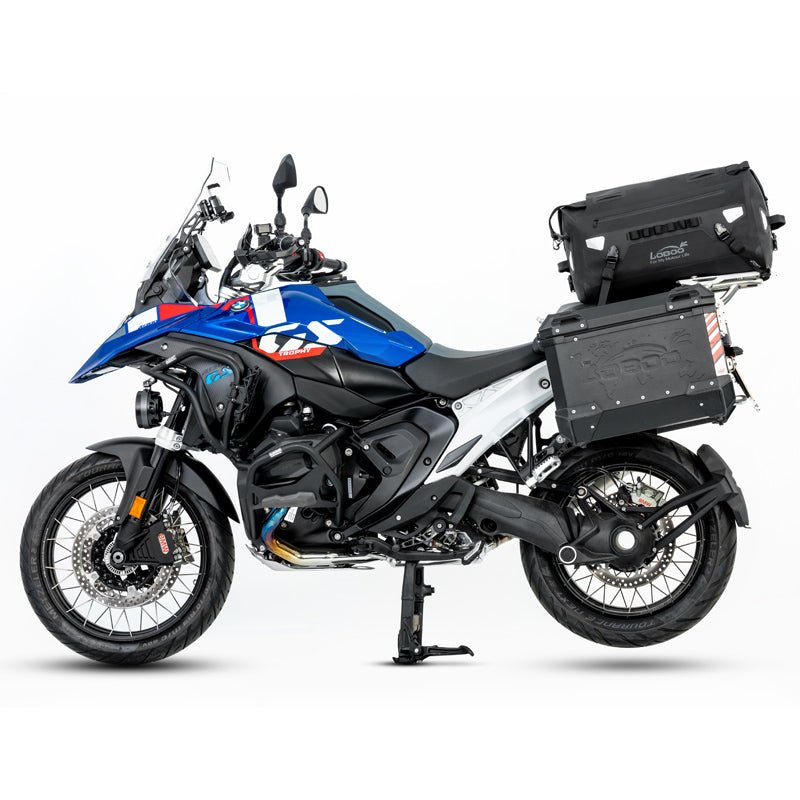 Borsa posteriore LOBOO ALPS 46 L montata sul codone di una BMW R 1300 GS, vista laterale destra