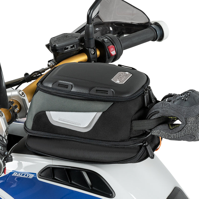 Borsa serbatoio LOBOO BTB10 montata su BMW GS, vista di tre quarti